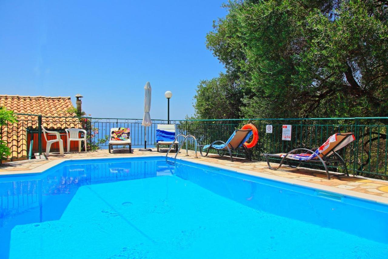 Вілла Seaview Calypso Nisaki  Екстер'єр фото